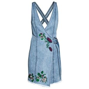 BNWT COACHELLA like Beyoncé in GUCCI embroidery